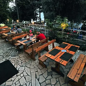 Bed & Breakfast Dck, Kostrena
